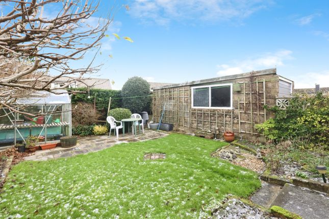52, Ogden Crescent, Bradford photo 3