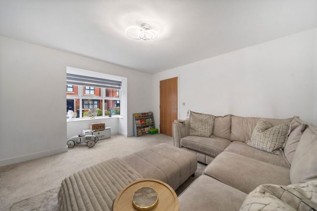 6 Hazelfield Gardens, Warrington photo 4