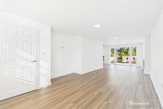 30, Haywood Way, Berkshire photo 2