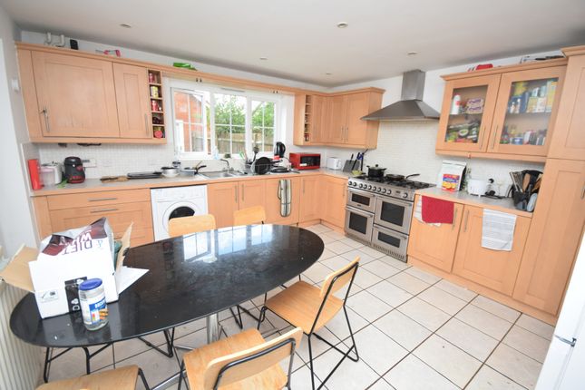 Terraced house to rent in Cunningham Avenue, Hatfield
