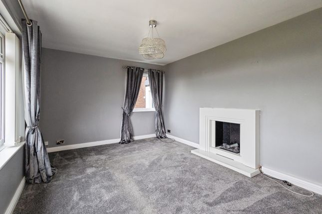 8, Fern Crescent, Greater Manchester photo 3