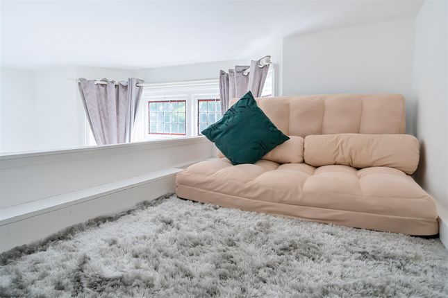 Flat for sale in Crowborough Hill, Crowborough