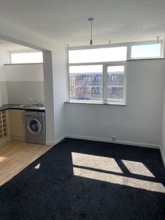 2 bed flat to rent in Carmel Court, Spencer Road CT7