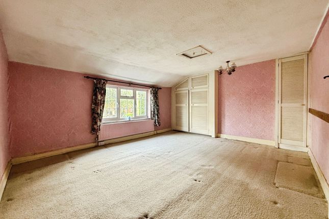 52 Ravenoak Road, Cheadle photo 4