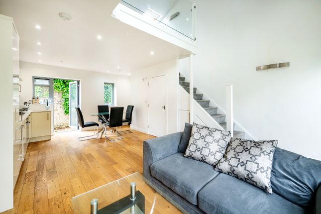 Thumbnail Mews house to rent in Cinnamon Mews, Palmers Green