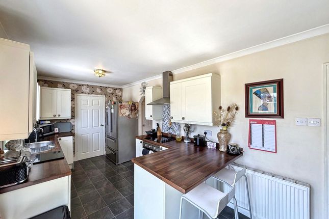 35, Cook Grove, Peterlee photo 5