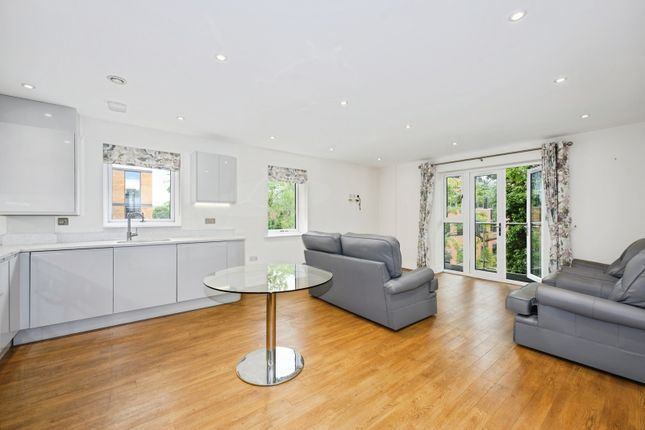 Flat 8, Linnell Court,, Nash Gardens, Surrey photo 4