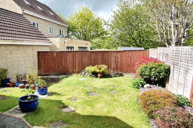 22, Amberley Close, CALNE photo 3