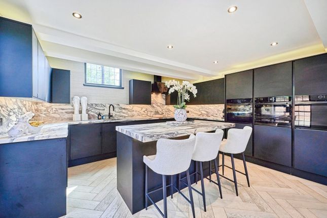 9, Hill Hall, Epping photo 4