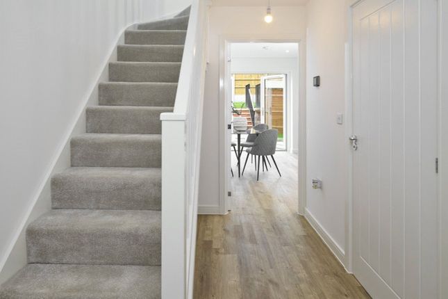 76 Spey Road, Reading photo 4