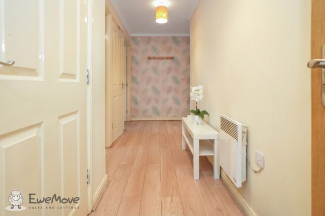 Hawkes Close, Slough photo 2