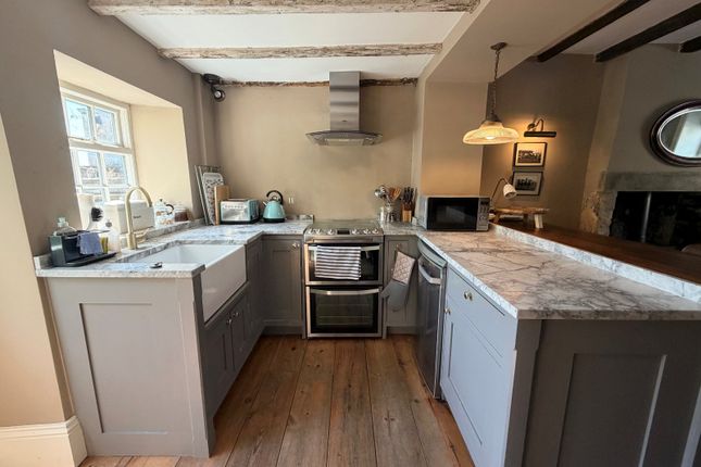 21, Westgate, West Yorkshire photo 3