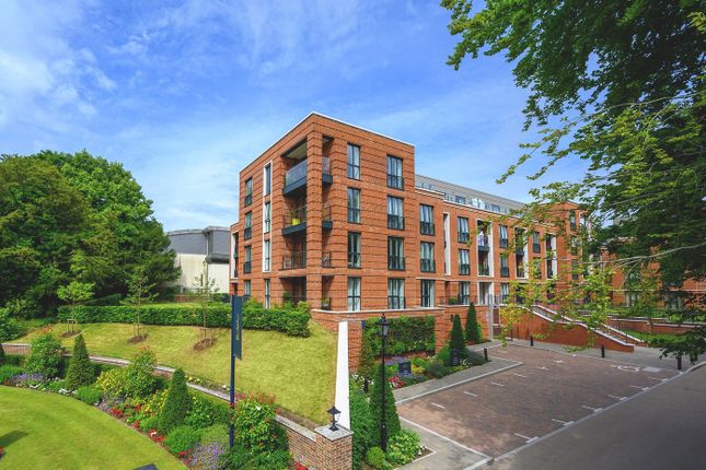 Flat for sale in Bedivere, Knights Quarter, Winchester