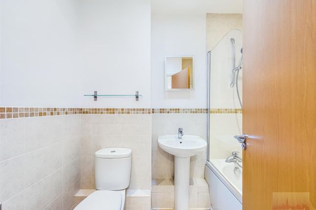 5B, Victoria Terrace, Harrow on the Hill photo 3