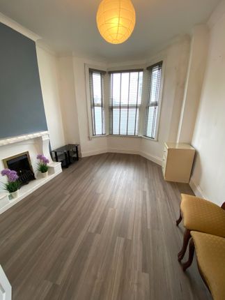 Flat to rent in Dogfield Street, Cardiff CF24