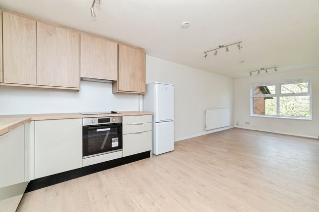 10, Viaduct Way, Welwyn Garden City photo 3