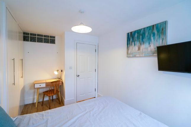 Flat to rent in Lorne Street, Reading