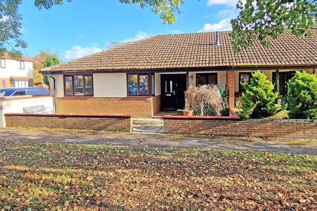 3-bed bungalow on Dove Green, Bicester, £335,000
