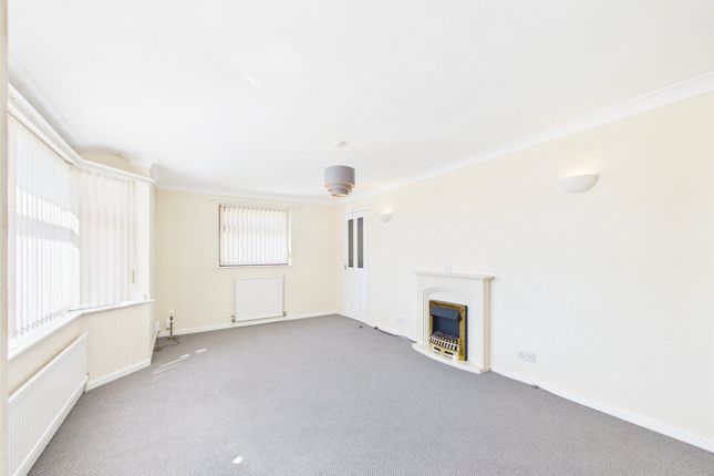 67, Shearwater Grove, Gloucester photo 2