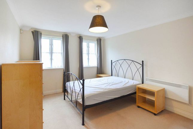 Thumbnail Flat to rent in Stockwell Green, Stockwell, London