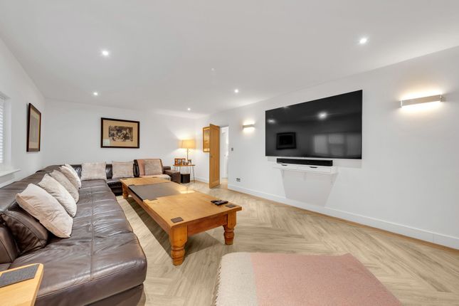 7 The Meadow, Chislehurst photo 3