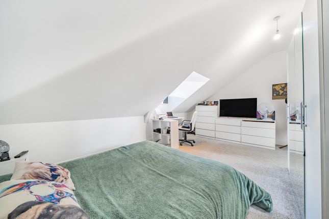 Flat for sale in London Road, Gloucester, Gloucestershire