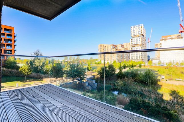 7 Merlin Court, London photo 2