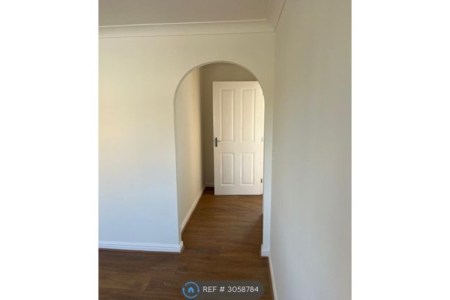 Longchamp Drive, Ely photo 5