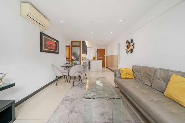 Flat 25, Cumberland Court, Great Cumberland Place, London photo 2