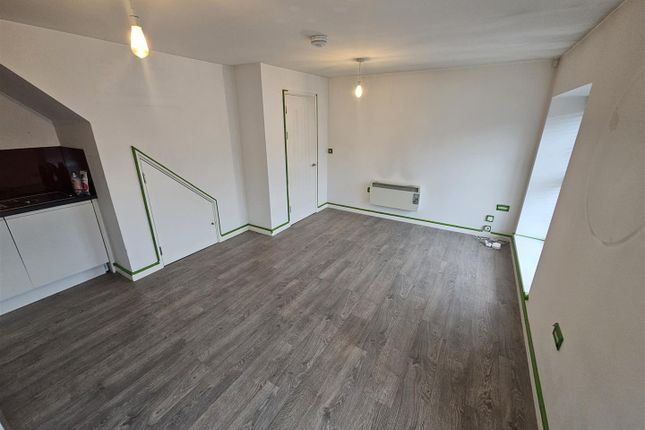 Flat 1, Riverview Court, 2 Cowbridge Road West, Ely Bridge, Cardiff photo 3