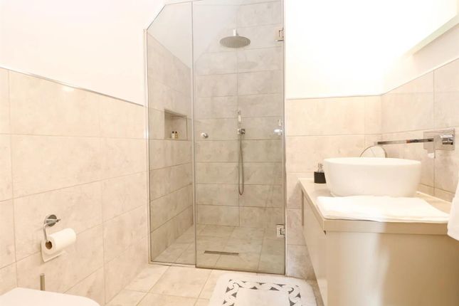 Shower Room.Jpeg