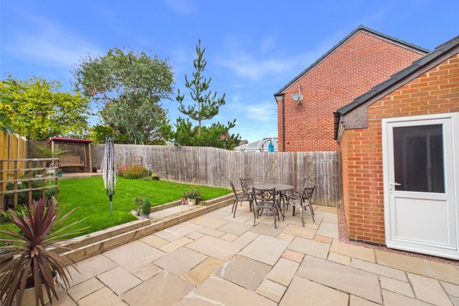 36, Debdale Avenue, Worcester photo 4