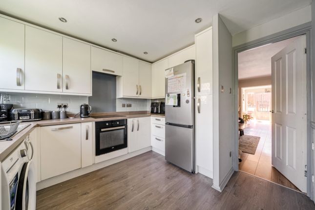 13, Teasel Grove, Harrogate photo 3