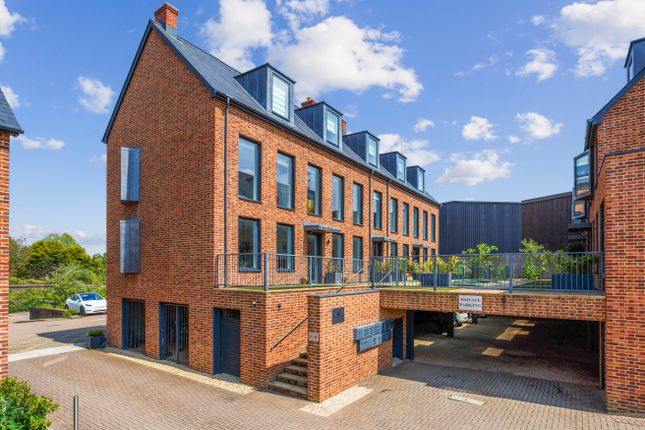Flat for sale in Bewick Mews, Hungerford