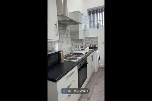 Flat, St Georges Road, Bolton photo 2