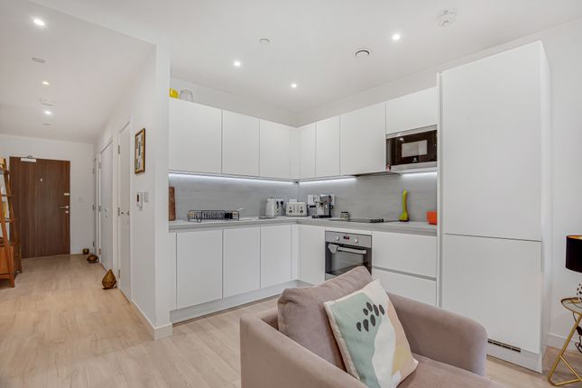 Flat 8 Bond Apartments, Perceval Square, College Road, Harrow photo 3