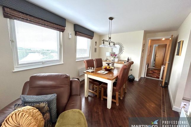 190, Roma, Watkiss Way, Cardiff photo 4