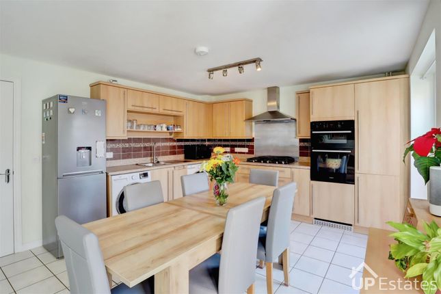 7, Oaklands Way, Leicester photo 4