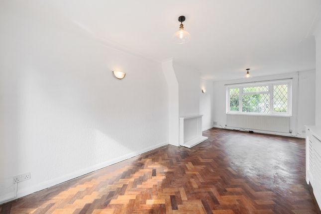 17, Upper Halliford Road, Shepperton photo 5