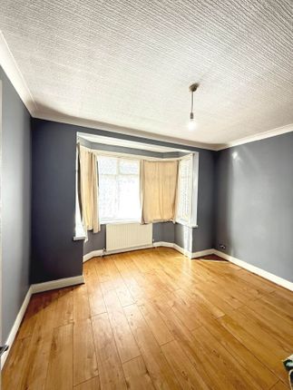 Greenland Crescent, Southall photo 3