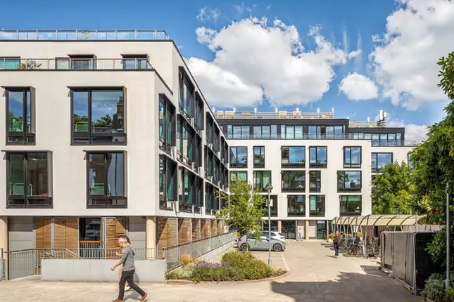 Thumbnail Office to let in Highbury Grove, London