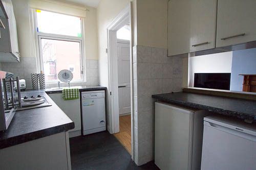 Terraced house to rent in Lumley Avenue, Leeds