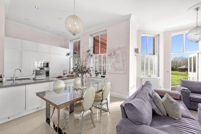 Northumberland House, Woodford Green photo 4