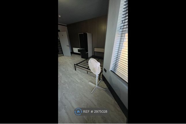 Flat, Colwyn Road, Northampton photo 5