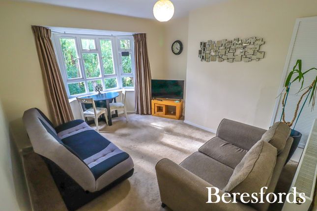 77, Faymore Gardens, Essex photo 4