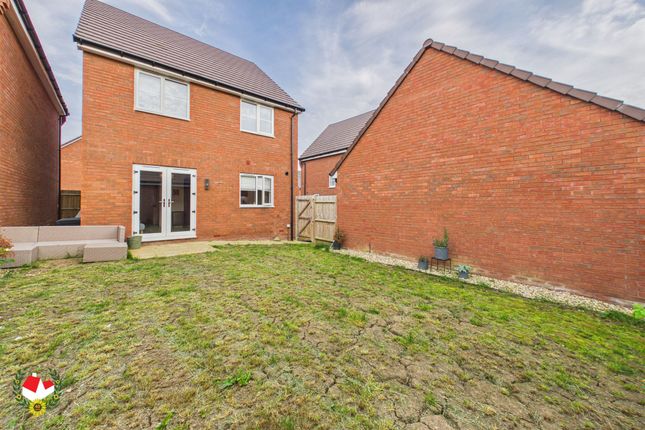 4 Claydon Way, Tewkesbury photo 4