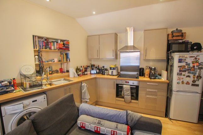 4, Station Road, Thatcham photo 4