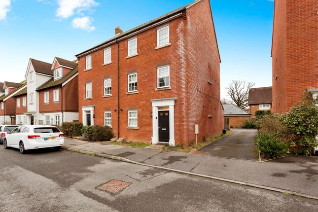 Town house for sale in Newman Road, Horley