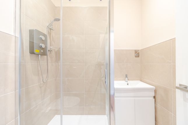 6, Ellenborough Park South , Weston-super-Mare photo 2