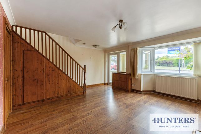 20, West Lea Crescent, Leeds photo 4